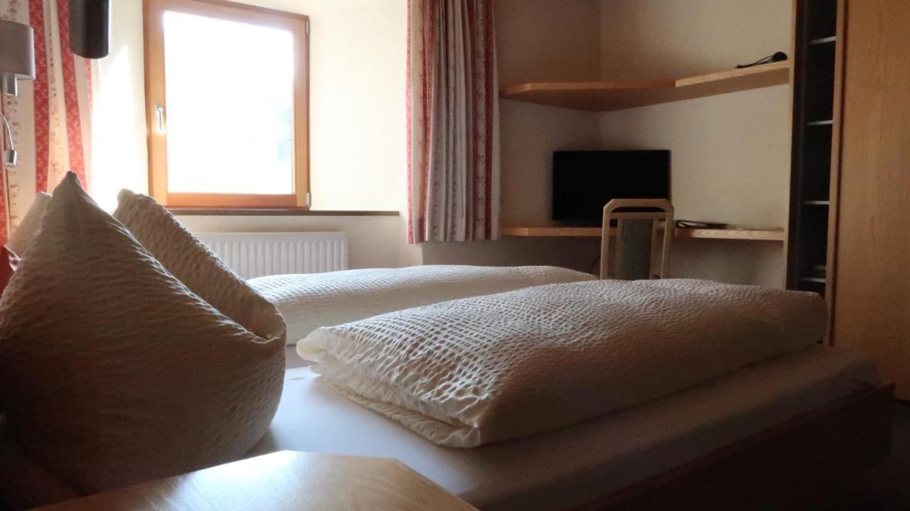 Hotel Garni Loewen Silz Eksteriør billede